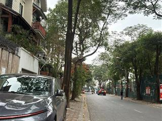 Siêu biệt thự mặt phố, gần công viên cầu giấy. mặt tiền khủng, dân trí cao. 190m2  86 tỷ