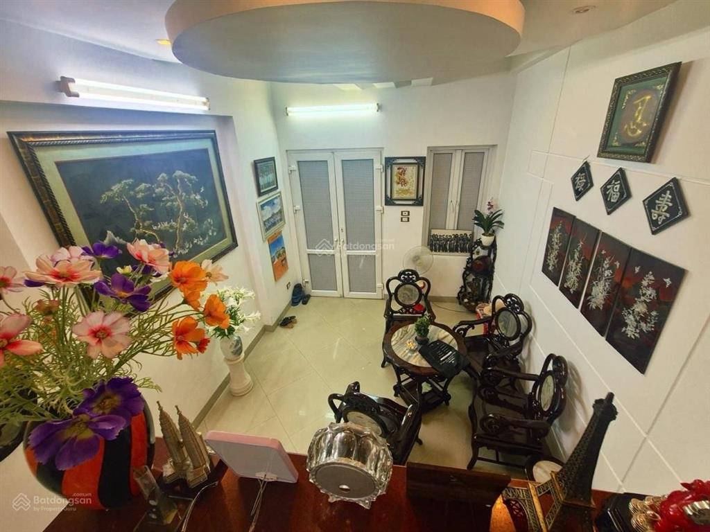 Cực hiếm ! nhà phố thái thịnh, trung tâm , dân xây, ô tô nhỏ đỗ cửa, ngõ nông. 45m2 x 5t 15.9 tỉ