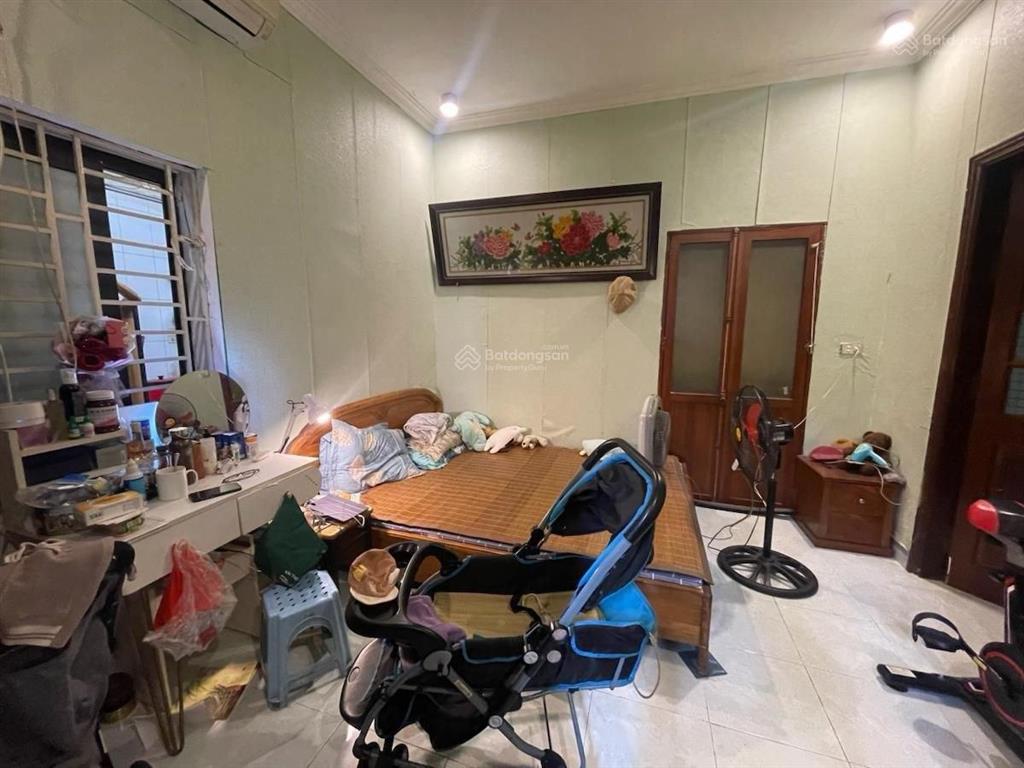 Bán tập thể tầng 1 kim liên, ô tô tránh, mặt chợ, kinh doanh đỉnh cao, dtsd 200m2