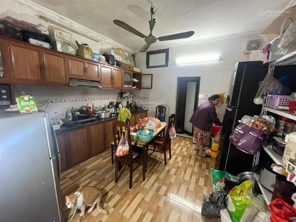 Bán tập thể tầng 1 kim liên, ô tô tránh, mặt chợ, kinh doanh đỉnh cao, dtsd 200m2