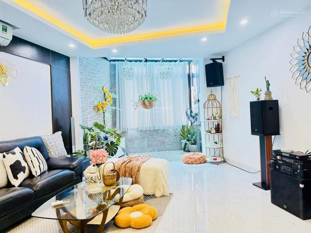 Bán gấp nr tại nguyễn khánh toàn, 69 tỷ, 111m2, view đẹp