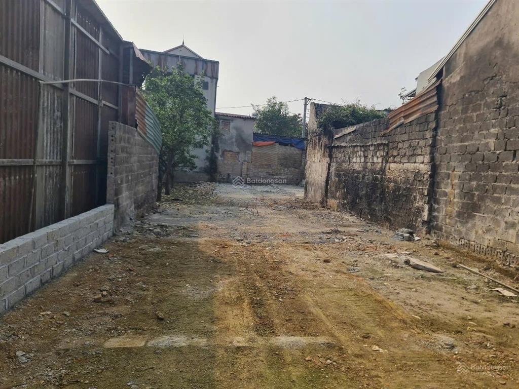 Haàng ngon bổ tt xuân mai. 374m2, 74m2 odt cách ql6 300m. tt hn 32km. giá cắt lỗ  em 0979 174 ***