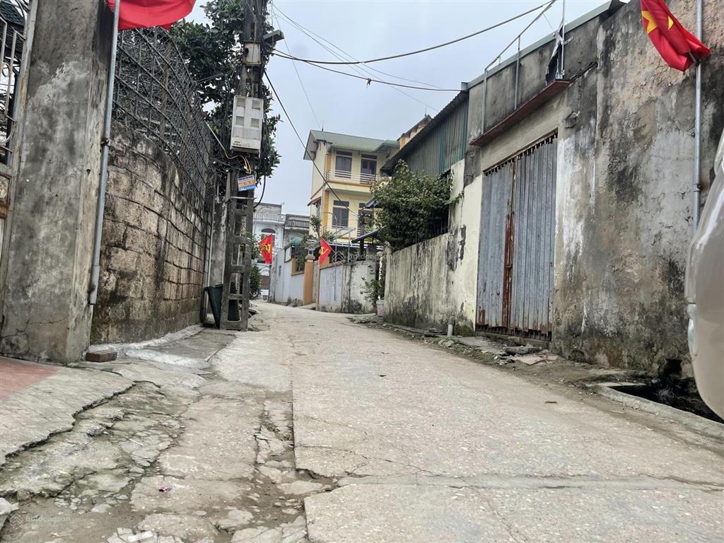 Haàng ngon bổ tt xuân mai. 374m2, 74m2 odt cách ql6 300m. tt hn 32km. giá cắt lỗ  em 0979 174 ***