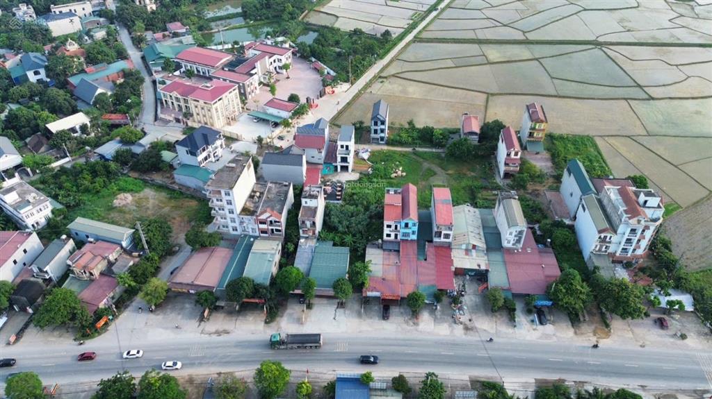 Vợ chồng chú em cần bán .dt 72m ful tc.xa xuân mai.hà nốiats tt hành chính xã  em 0979 174 ***