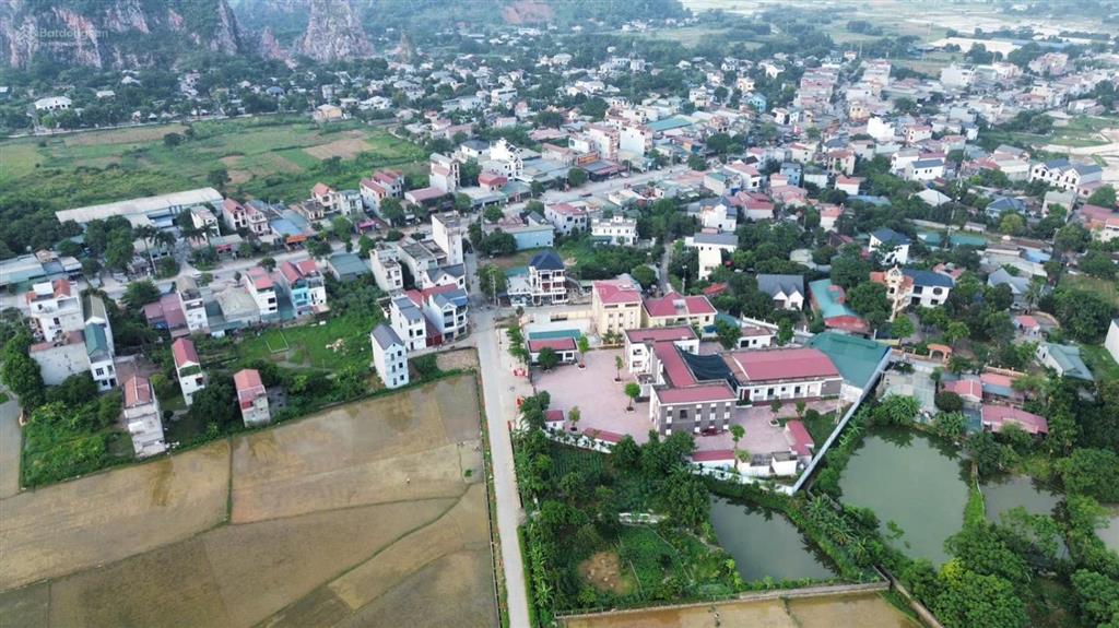 Vợ chồng chú em cần bán .dt 72m ful tc.xa xuân mai.hà nốiats tt hành chính xã  em 0979 174 ***
