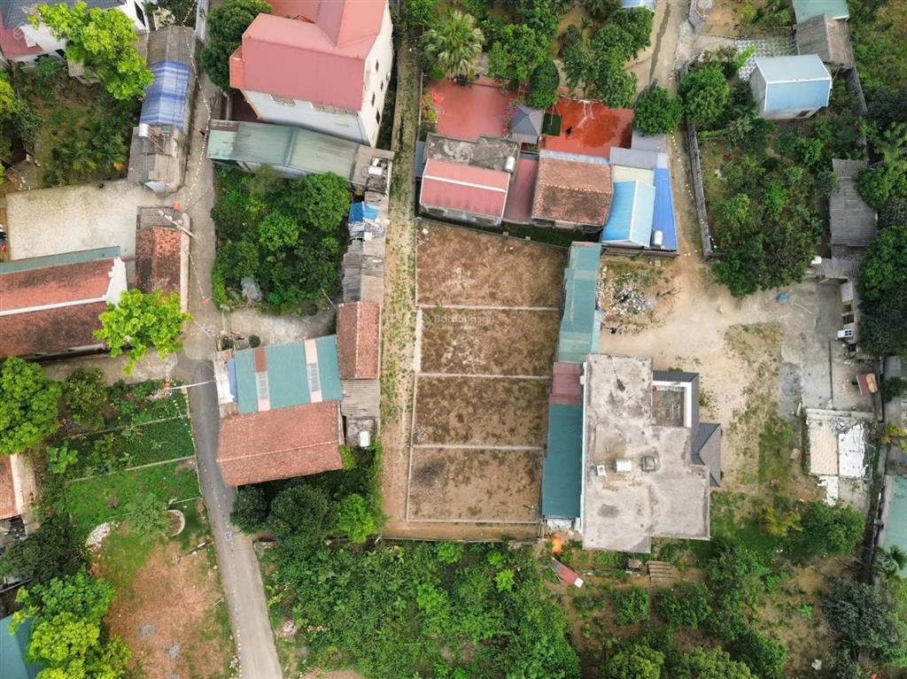 Có hơn 1tý tý.89m ful thổ cư .xuân mai há nội.anh chị chủ rraats cần bán .chi  0979 174 *** ạ