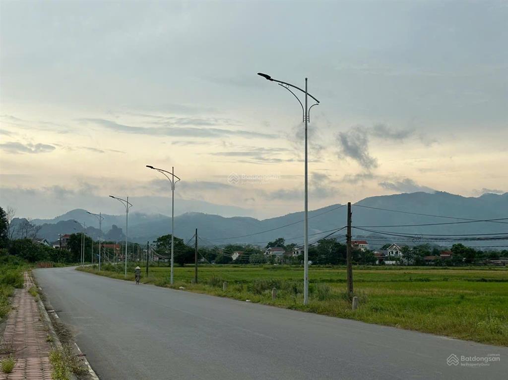 Chỉ hơn tỷ một chuý ạ.100m fun tc xã trần phú há nội.mặt đg áp pan cần bán gấp ạ  em 0979 174 ***