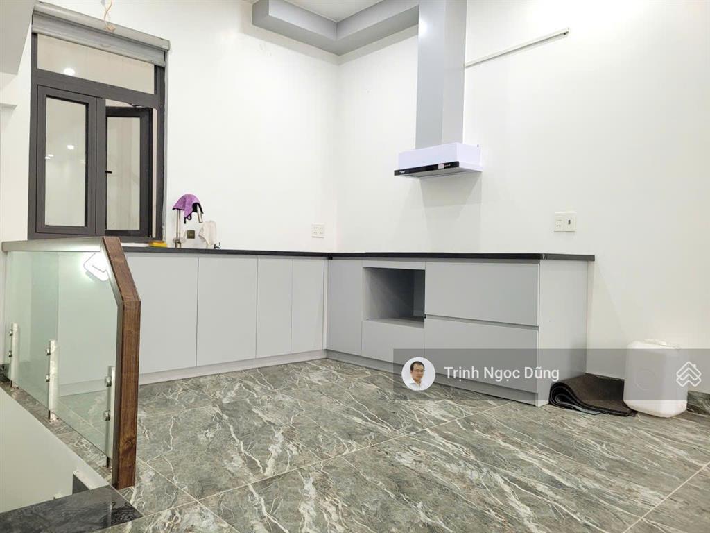 Bán nhà 4 tầng shophouse grand tower sở dầu hồng bàng hải phòng, kinh doanh buôn bán ok, giá 5.5 tỷ