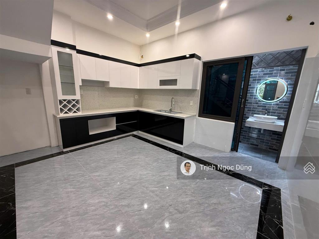 Bán nhà 3 tầng xây độc lập sân cổng riêng chợ đồng tải lưu úc phù liễn, hải phòng, giá 3.15 tỷ.