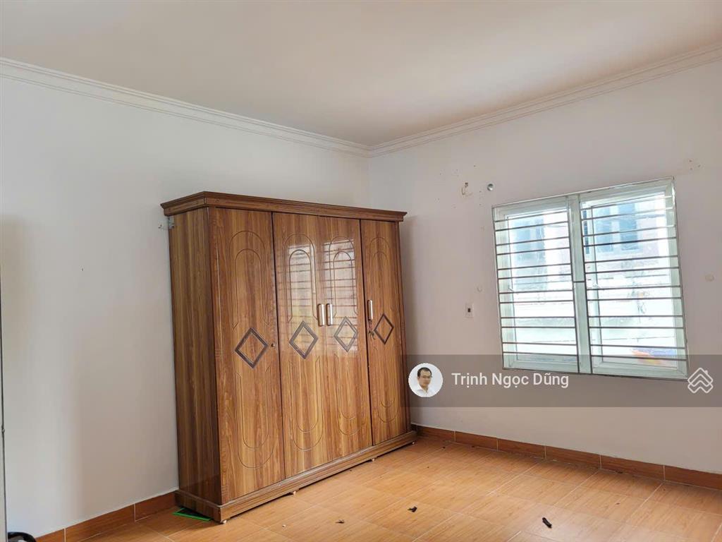 Bán nhà 3 tầng mặt đường hải thành 1 dương kinh hải phòng, oto vào nhà, kinh doanh ok, giá 2.85 tỷ.