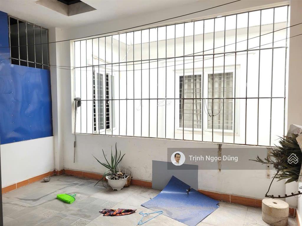 Bán nhà 3 tầng mặt đường hải thành 1 dương kinh hải phòng, oto vào nhà, kinh doanh ok, giá 2.85 tỷ.