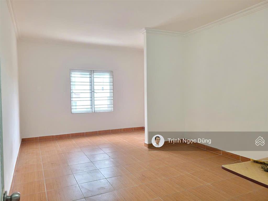 Bán nhà 3 tầng mặt đường hải thành 1 dương kinh hải phòng, oto vào nhà, kinh doanh ok, giá 2.85 tỷ.