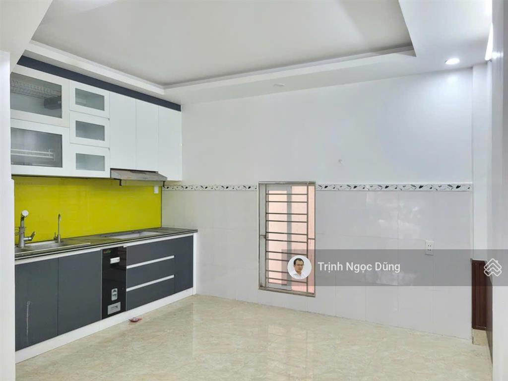 Bán nhà 3 tầng mặt đường hải thành 1 dương kinh hải phòng, oto vào nhà, kinh doanh ok, giá 2.85 tỷ.