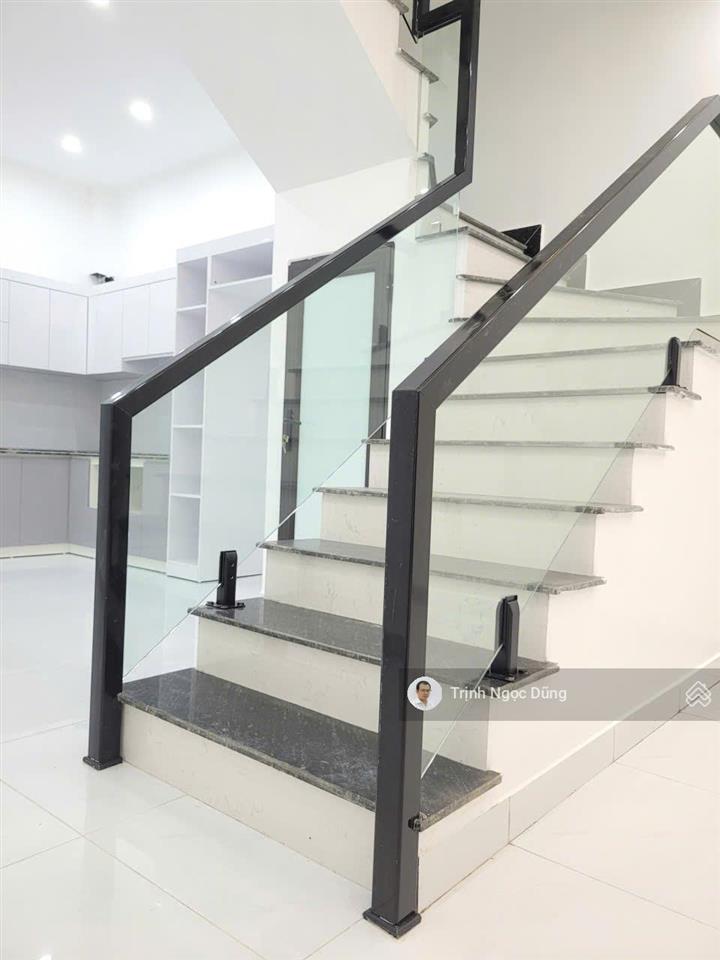 Bán nhà 3 tầng trần nhân tông ngã 5 kiến an hải phòng, ngõ nông, giá 2.48 tỷ.