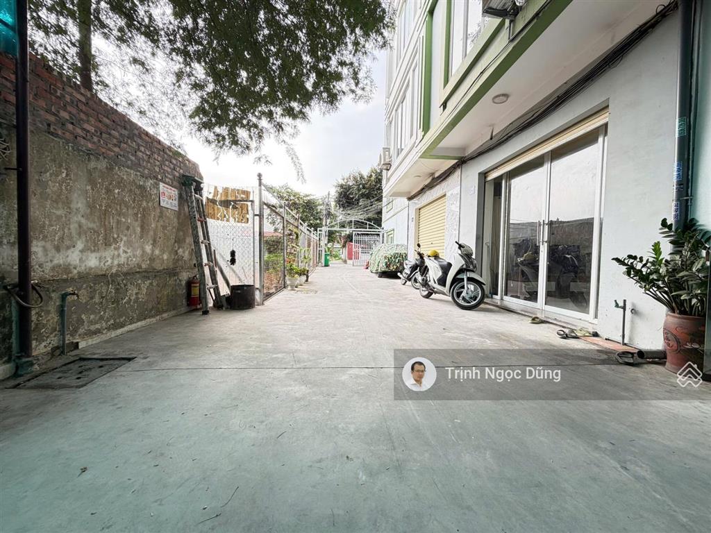 Bán nhà 3.5 tầng sân cổng riêng đằng hải hải an hải phòng, ngõ rộng oto vào nhà, giá 2.89 tỷ.