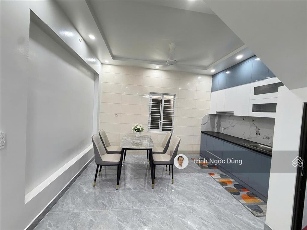 Bán nhà 3.5 tầng sân cổng riêng đằng hải hải an hải phòng, ngõ rộng oto vào nhà, giá 2.89 tỷ.