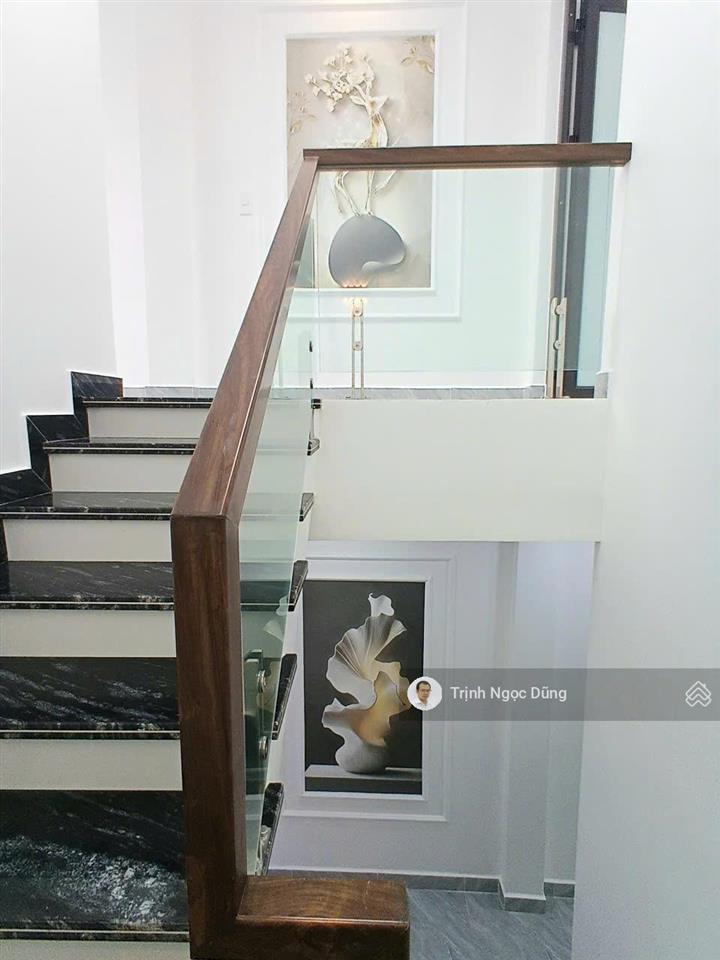 Bán nhà 3 tầng xây độc lập sân cổng riêng đình đông đông hải lê chân hải phòng, giá 3.25 tỷ.