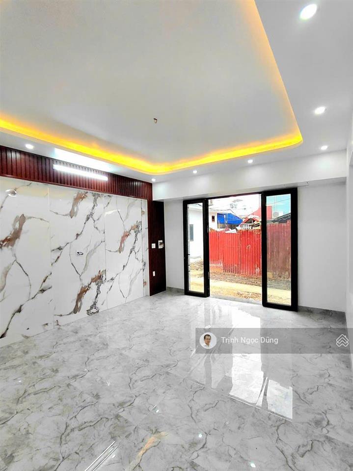 Bán nhà 4 tầng lô góc lũng đông thông tđc gốc lim đằng hải hải an hải phòng, giá 4.15 tỷ.