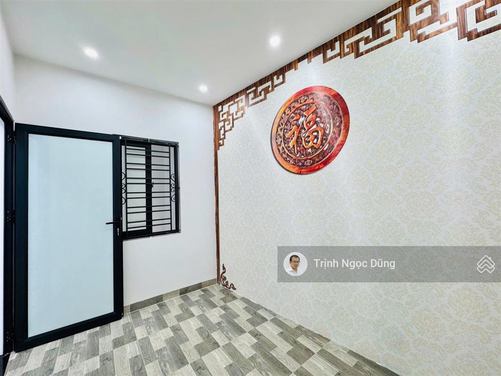 Bán nhà 3 tầng trần nhân tông ngã 6 kiến an hải phòng, ngõ nông, giá 2,05 tỷ.