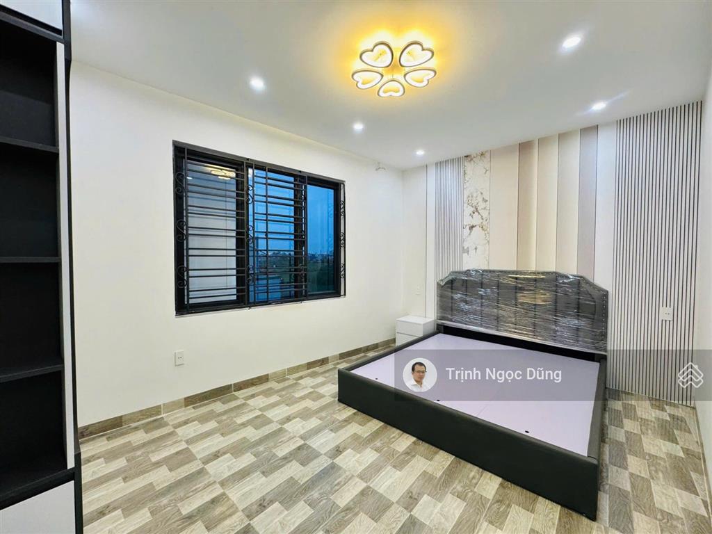Bán nhà 3 tầng trần nhân tông ngã 6 kiến an hải phòng, ngõ nông, giá 2,05 tỷ.
