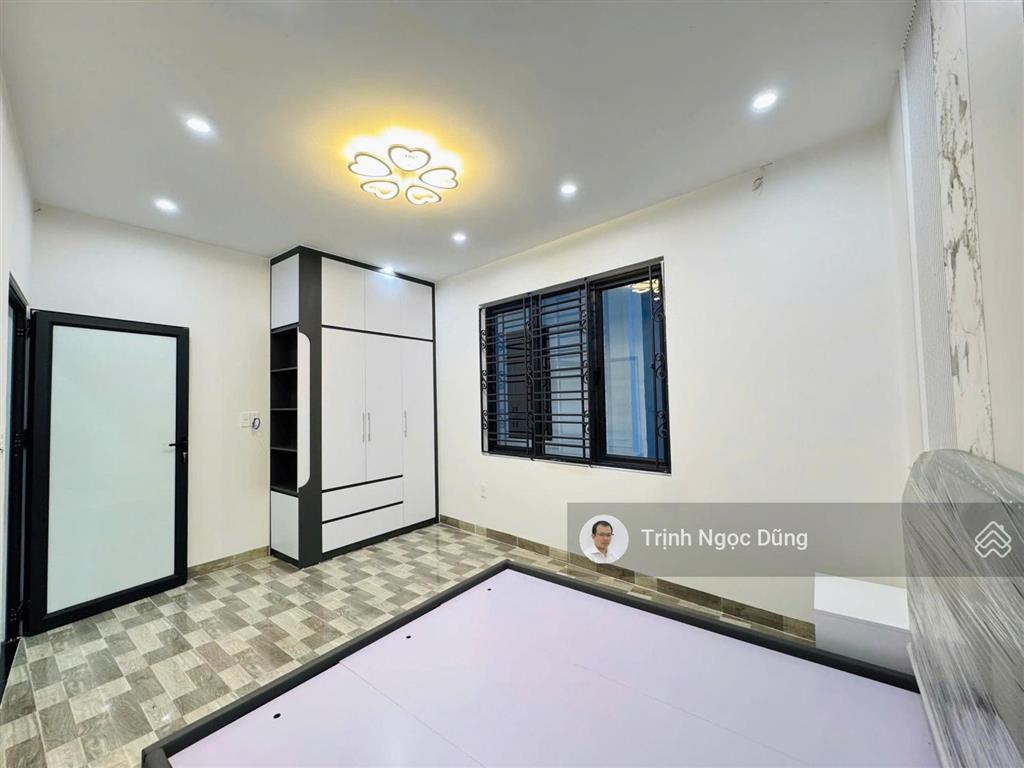 Bán nhà 3 tầng trần nhân tông ngã 6 kiến an hải phòng, ngõ nông, giá 2,05 tỷ.