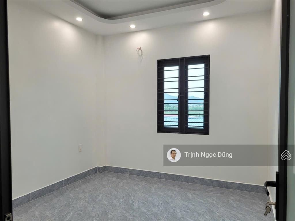 Bán nhà 3 tầng chiêu chinh nguyễn lương bằng kiến an hải phòng, ô tô đỗ cửa ngày đêm, giá 1.95 tỷ.