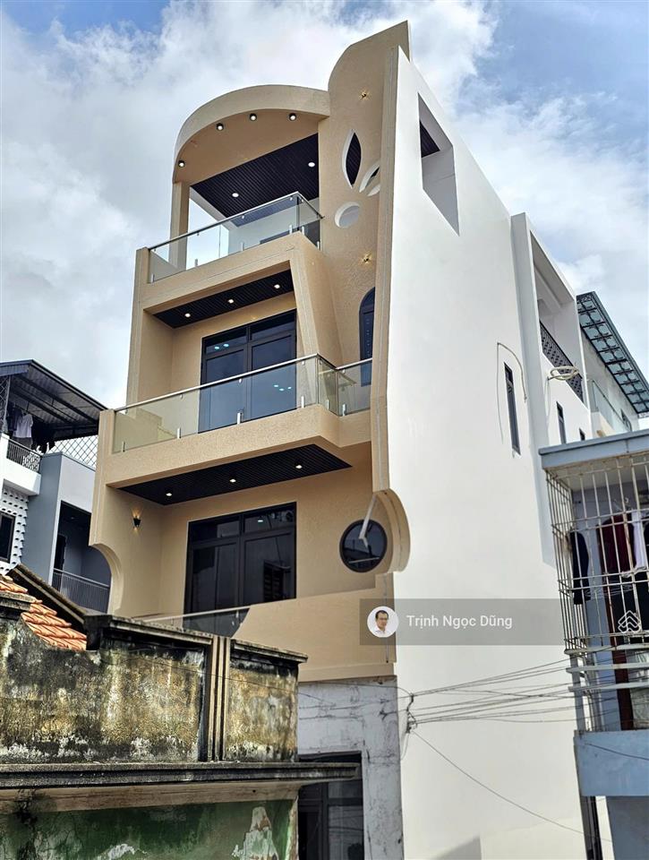 Bán nhà 4 tầng hồ sen lê chân hải phòng, ô tô đỗ cửa, giá 5.6 tỷ. tặng kèm nội thất