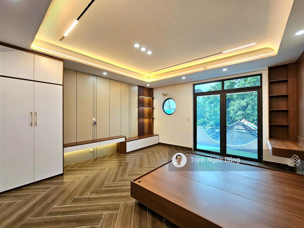 Bán nhà 4 tầng hồ sen lê chân hải phòng, ô tô đỗ cửa, giá 5.6 tỷ. tặng kèm nội thất