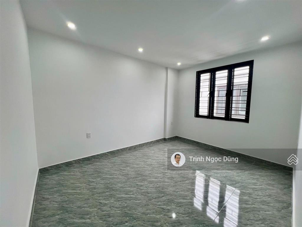 Bán nhà 3 tầng xây mới trữ khê ngã 6 quán trữ kiến an hải phòng, ô tô vào sát cửa, giá 2.5 tỷ.