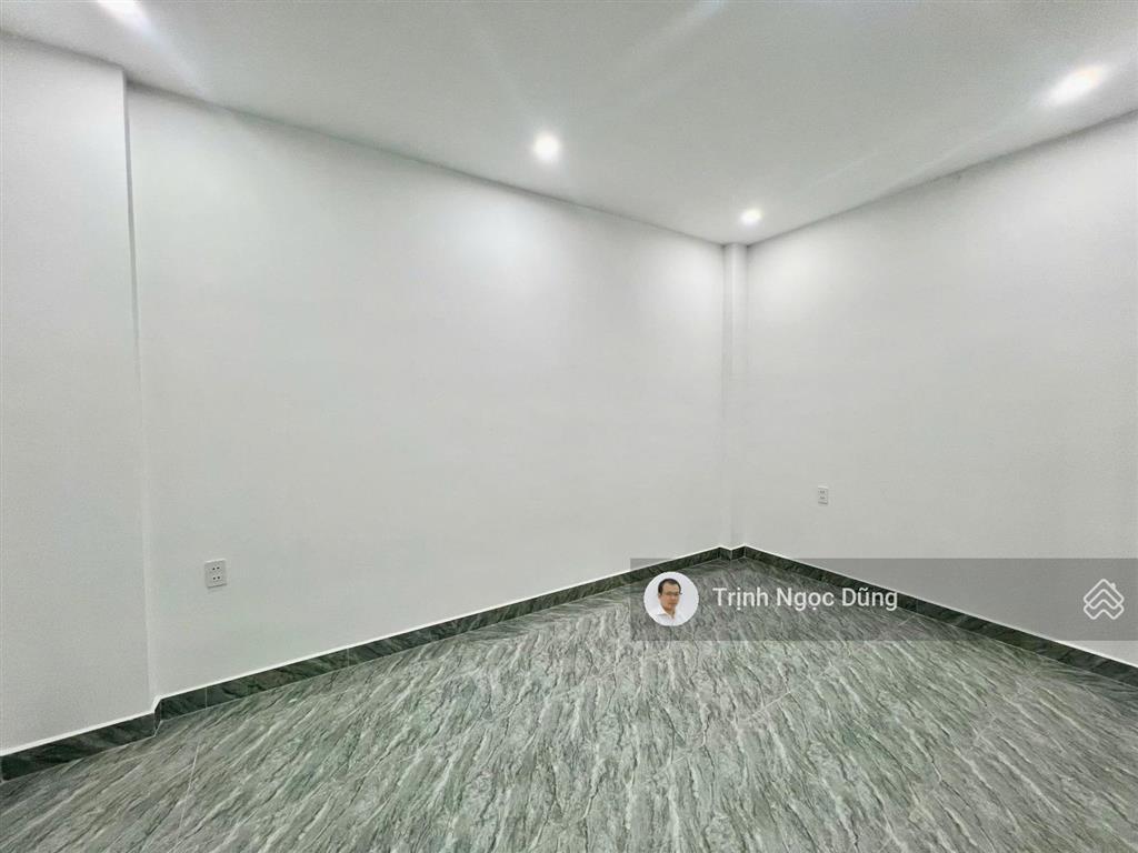Bán nhà 3 tầng xây mới trữ khê ngã 6 quán trữ kiến an hải phòng, ô tô vào sát cửa, giá 2.5 tỷ.