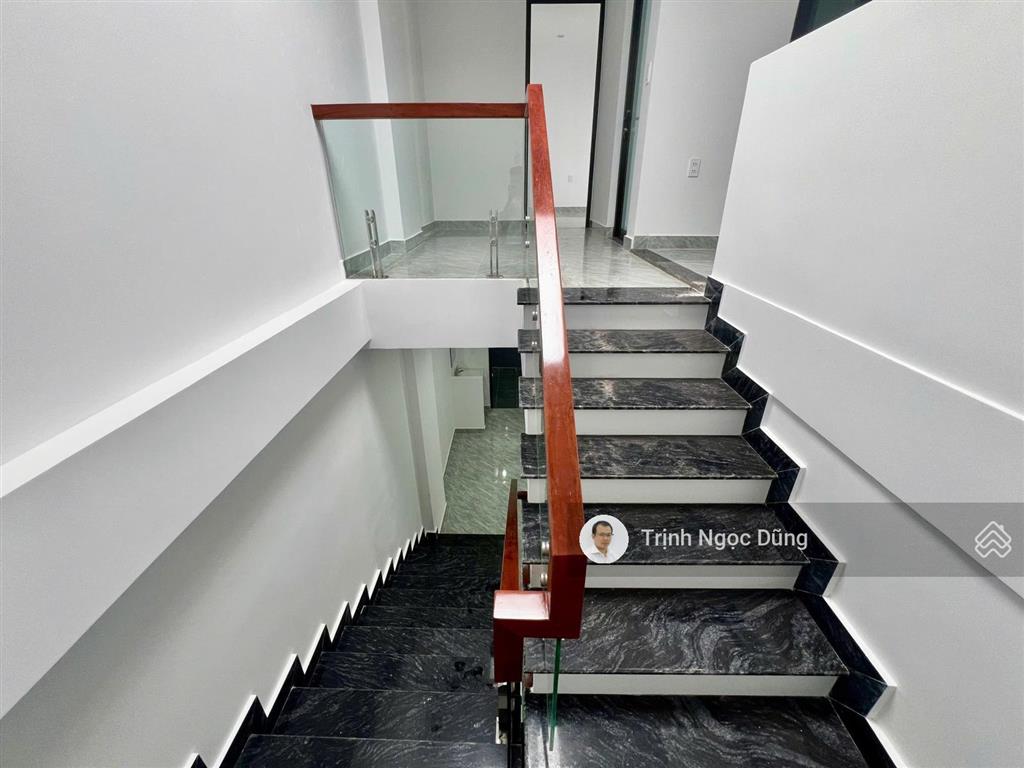 Bán nhà 3 tầng xây mới trữ khê ngã 6 quán trữ kiến an hải phòng, ô tô vào sát cửa, giá 2.5 tỷ.