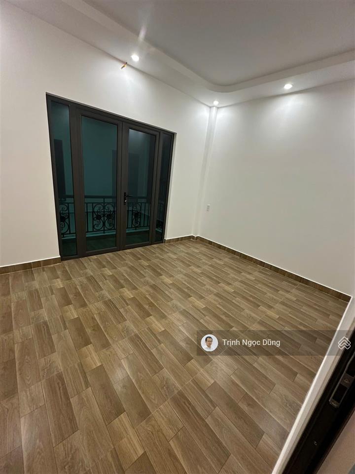 Bán nhà 4 tầng khu chợ lũng hoa đoàn kết hải an hải phòng, ô tô đỗ cửa, giá 3,9 tỷ.