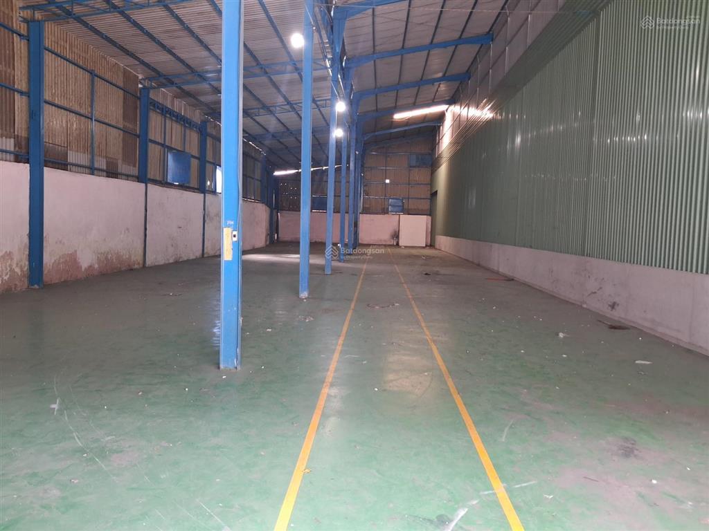 Cho thuê nhà xưởng 700m2 phường thạnh lộc, trạm điện 400kav, xe công 40 feet