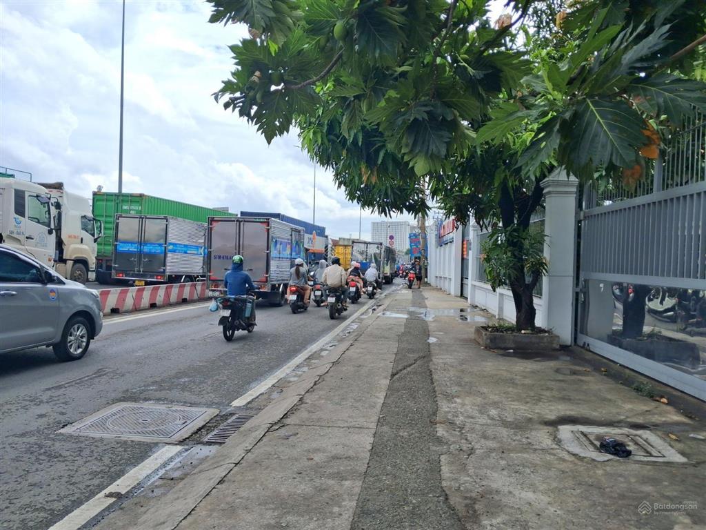 Cho thuê nhà xưởng 800m2 mặt tiền quốc lộ 1a, ngang 25m, đường xe công 40 feet lưu thông thoải mái