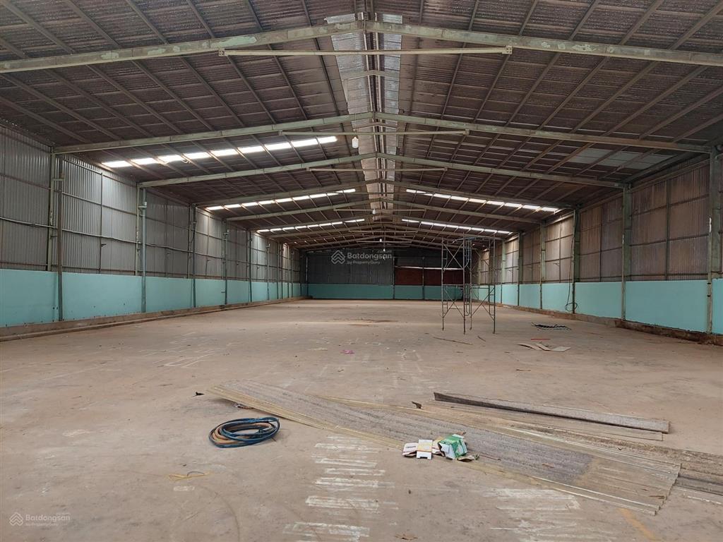 Cho thuê nhà xưởng 1000m2 đường nguyễn văn quá