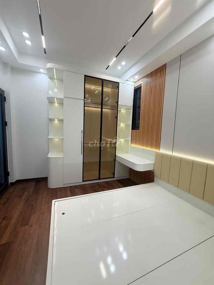 CHÍNH CHỦ CAM KẾT NHÀ CHUẨN -PHỐ CỔ -THANG MÁY- BA ĐÌNH