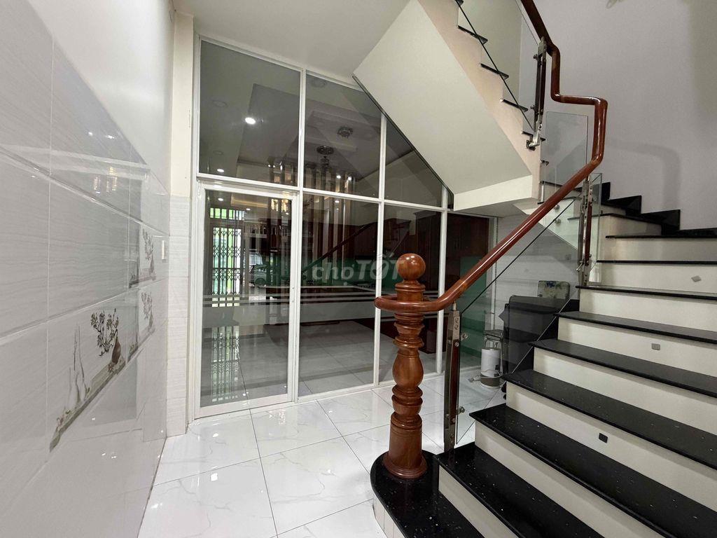 Nhà mặt tiền trung tâm Thủ Dầu Một