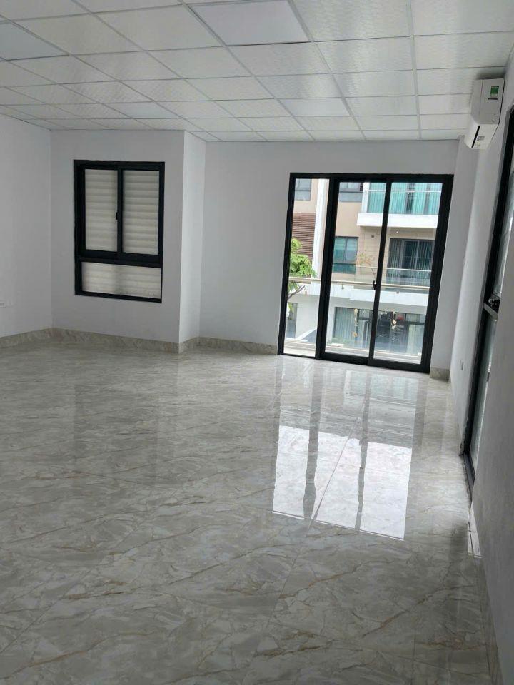 Cho thuê biệt thự An Vượng Villa ngay gần công viên Thiên Văn học dt 180m2, hoàn thiện full