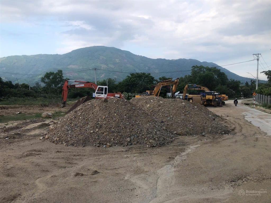 Bán đất view hồ am chúa  3 mặt tiền nhựa 8m thích hợp làm homstay
