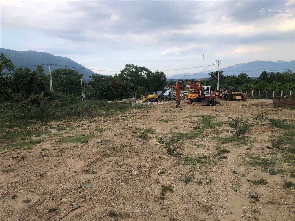 Bán đất view hồ am chúa  3 mặt tiền nhựa 8m thích hợp làm homstay