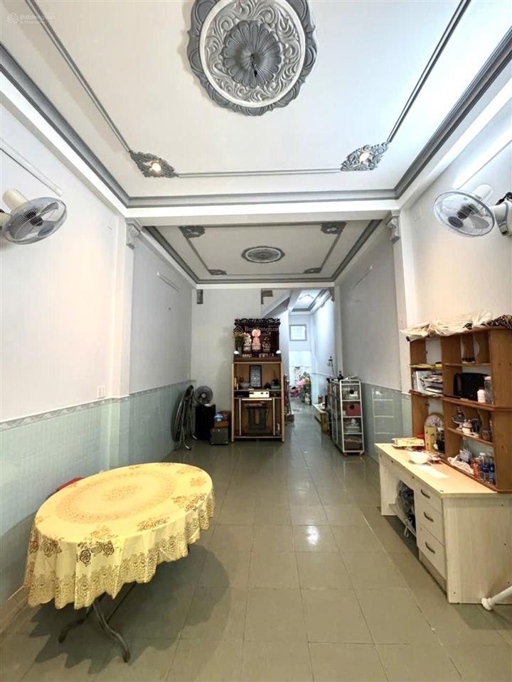 Nhỉnh hơn 10 tỷ có nhà mt  3 tầng  đường 12m  4 pn 4wc