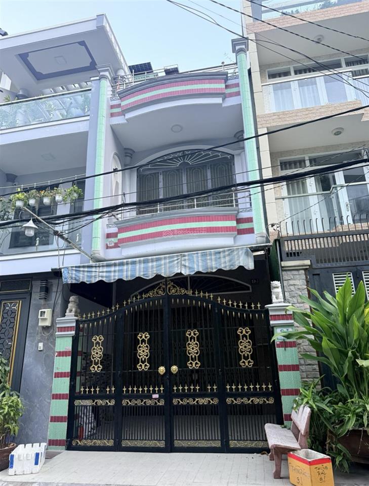 Nhỉnh hơn 10 tỷ có nhà mt  3 tầng  đường 12m  4 pn 4wc