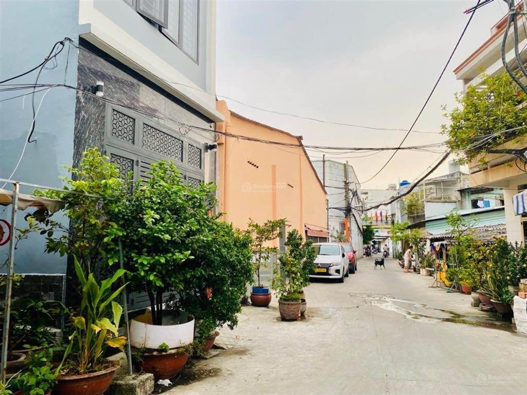 Ngang khủng 8,55m ngay chợ bà hom  hxh  bán đất tặng nhà giá chỉ ngang đất bình tân  9,95 tỷ tl