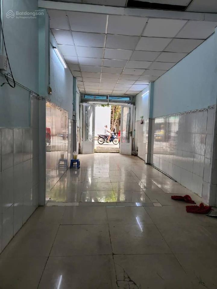 Bán đất tặng nhà mt hoàng lê kha  xe tải đỗ cửa  66m2 ngang 3 dài 11  giá 7,95 tỷ