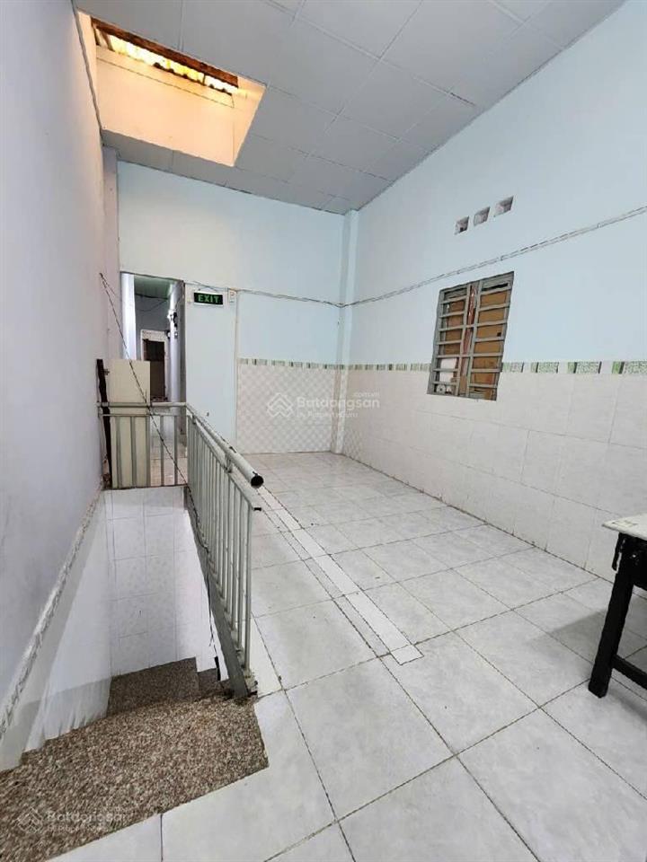 Bán đất tặng nhà mt hoàng lê kha  xe tải đỗ cửa  66m2 ngang 3 dài 11  giá 7,95 tỷ