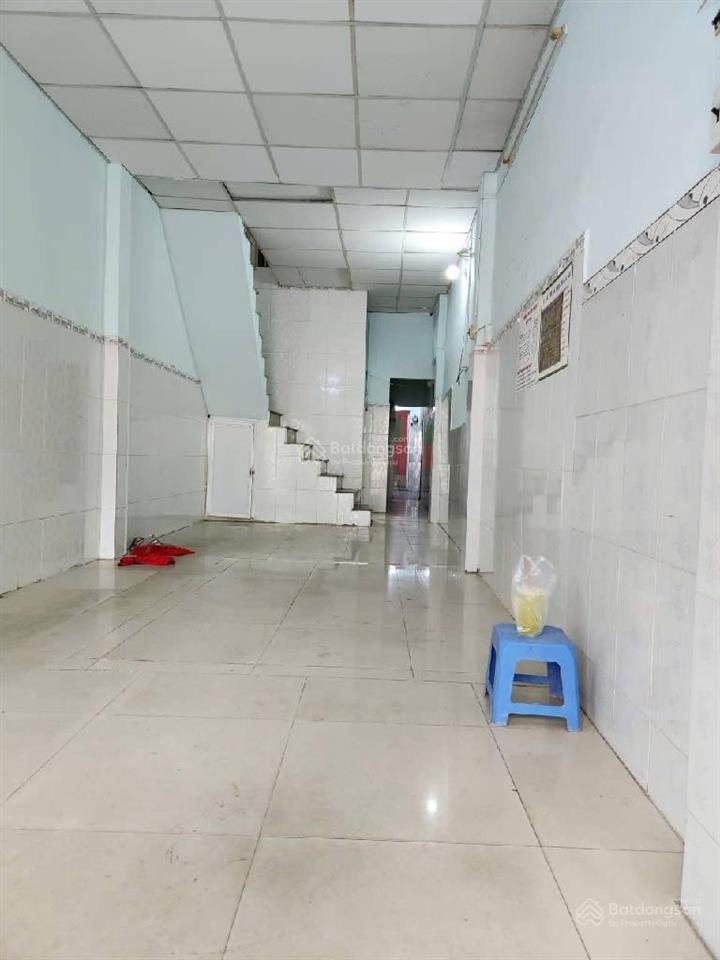 Bán đất tặng nhà mt hoàng lê kha  xe tải đỗ cửa  66m2 ngang 3 dài 11  giá 7,95 tỷ
