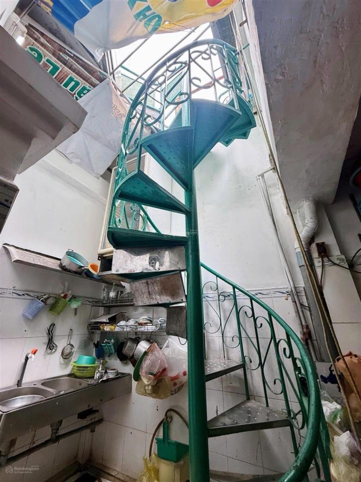 Nhà 2 tầng nở hậu hơn 4m  ngay bà hom 57m2  nhà mới đẹp  3 phòng ngủ  sổ đẹp pháp lý chuẩn hoà