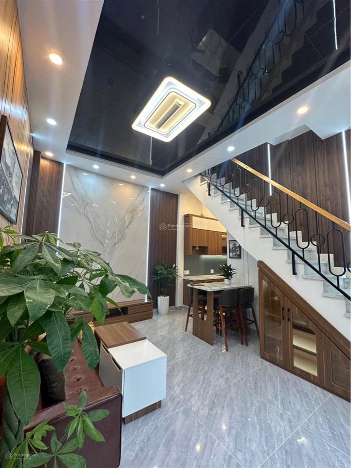 Bà hom sát phố ẩm thực  nhà 3 tầng nở hậu hơn 8m  31m2  nhà mới đẹp  full nội thất  5.45 tỷ