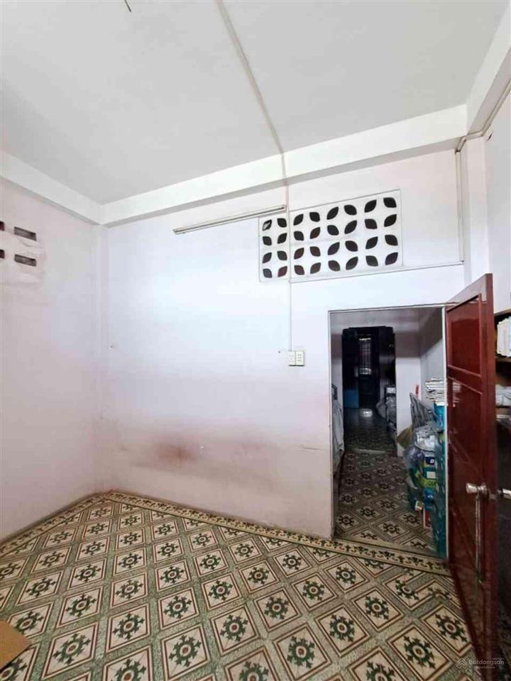 Một căn ra mt hồng bàng  52m2  3 tầng  5,8 tỷ
