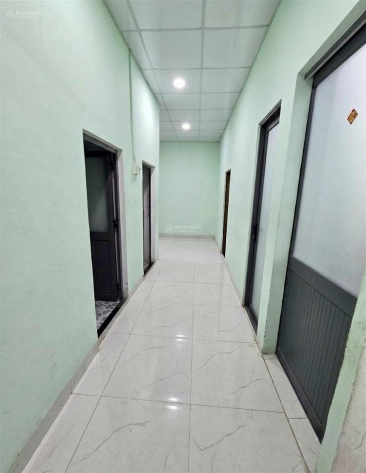 Nhà 70m2 xe tải đậu cửa  cách 20m ra galaxy kinh dương vương  bề ngang lớn thích hợp làm chdv